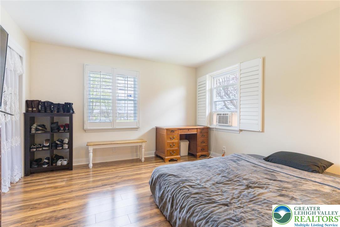 894 Hausman Road