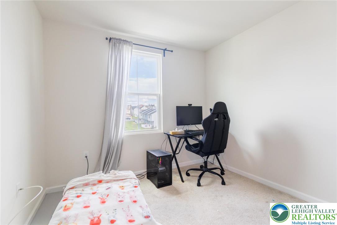 2126 Cross Country Road