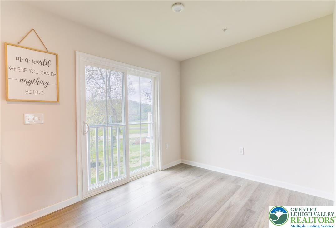2126 Cross Country Road