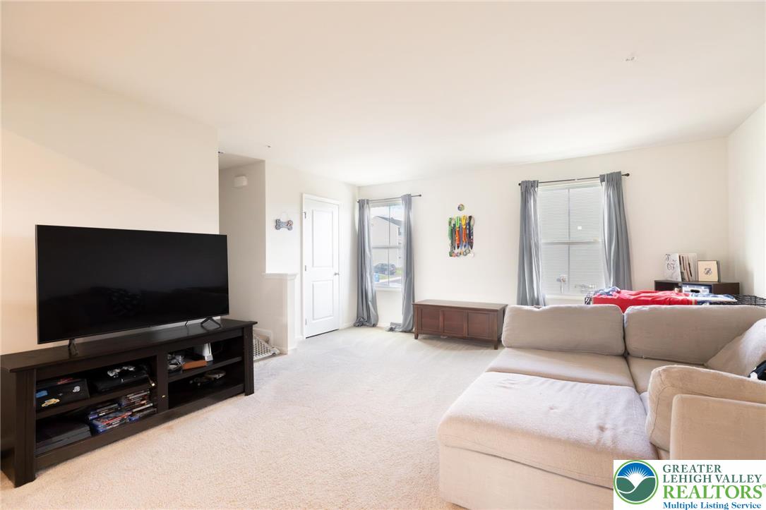 2126 Cross Country Road