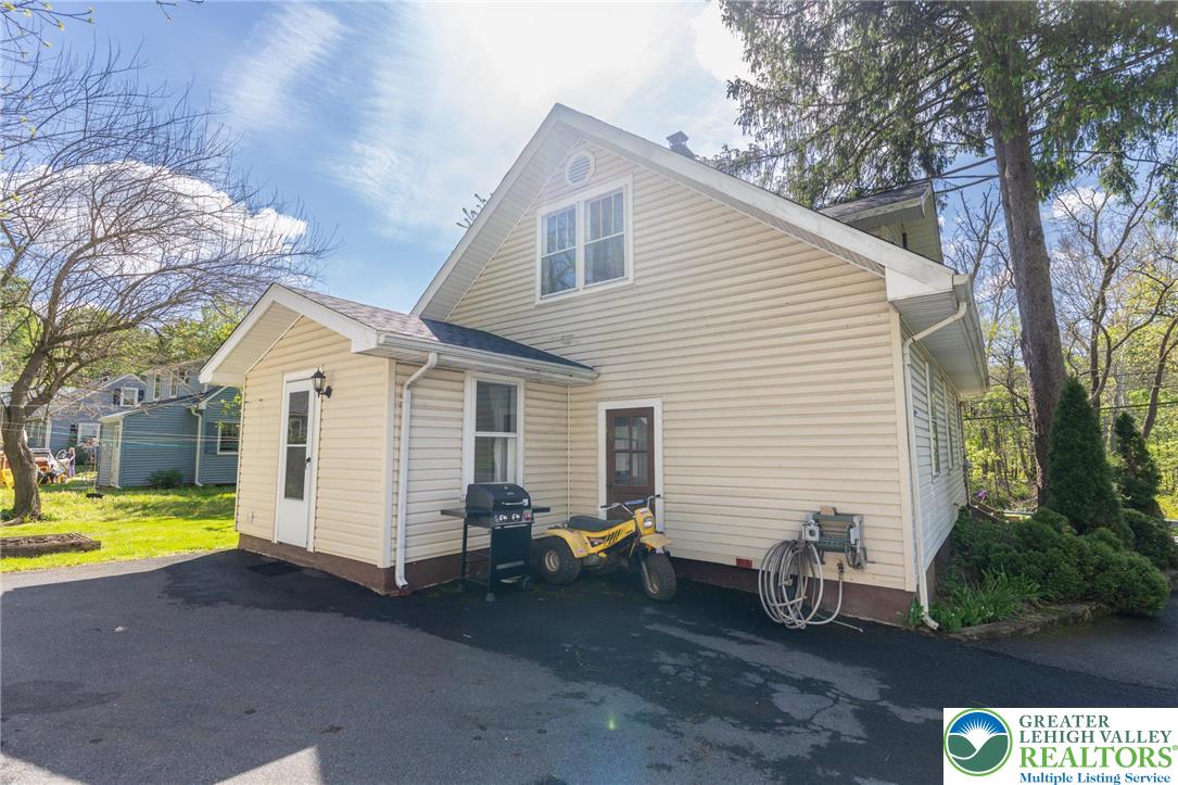 2049 Bushkill Park Drive
