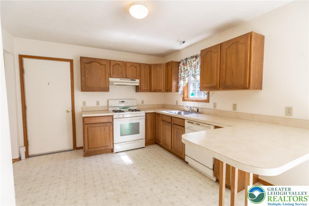 272 Schoolhouse Road