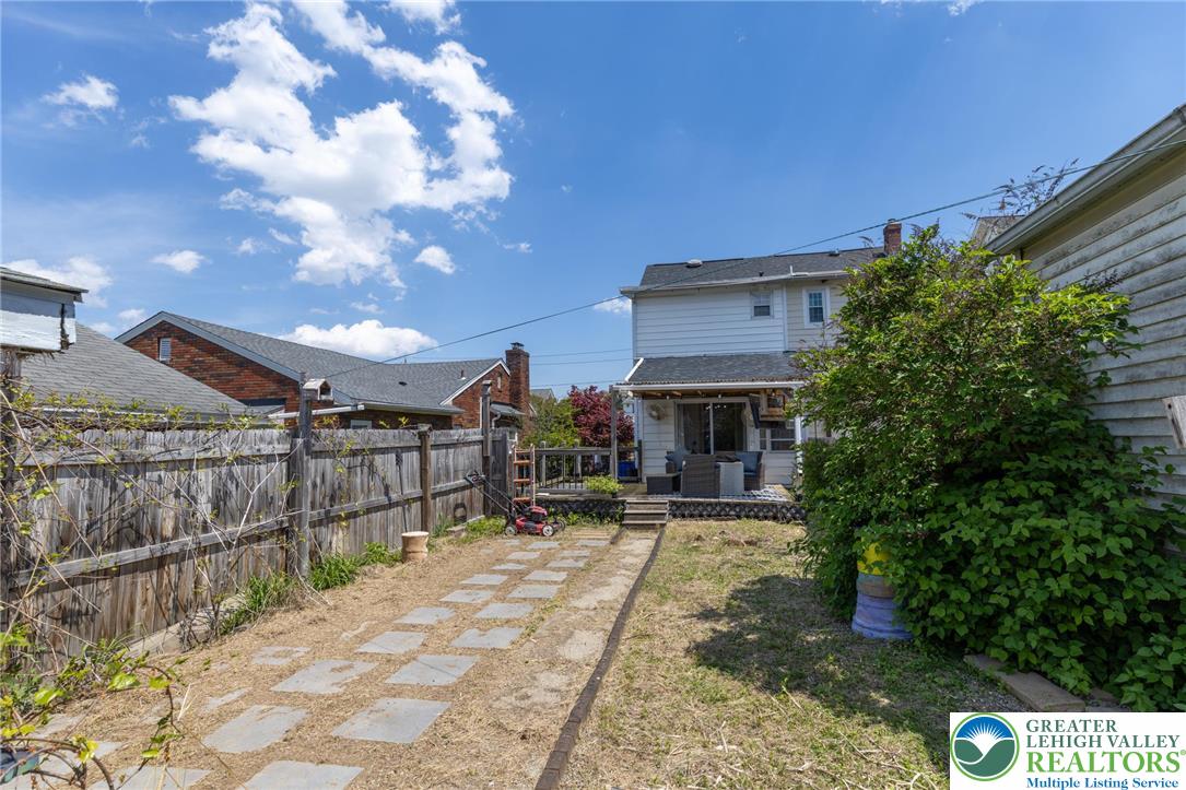 622 Lechauwecki Avenue
