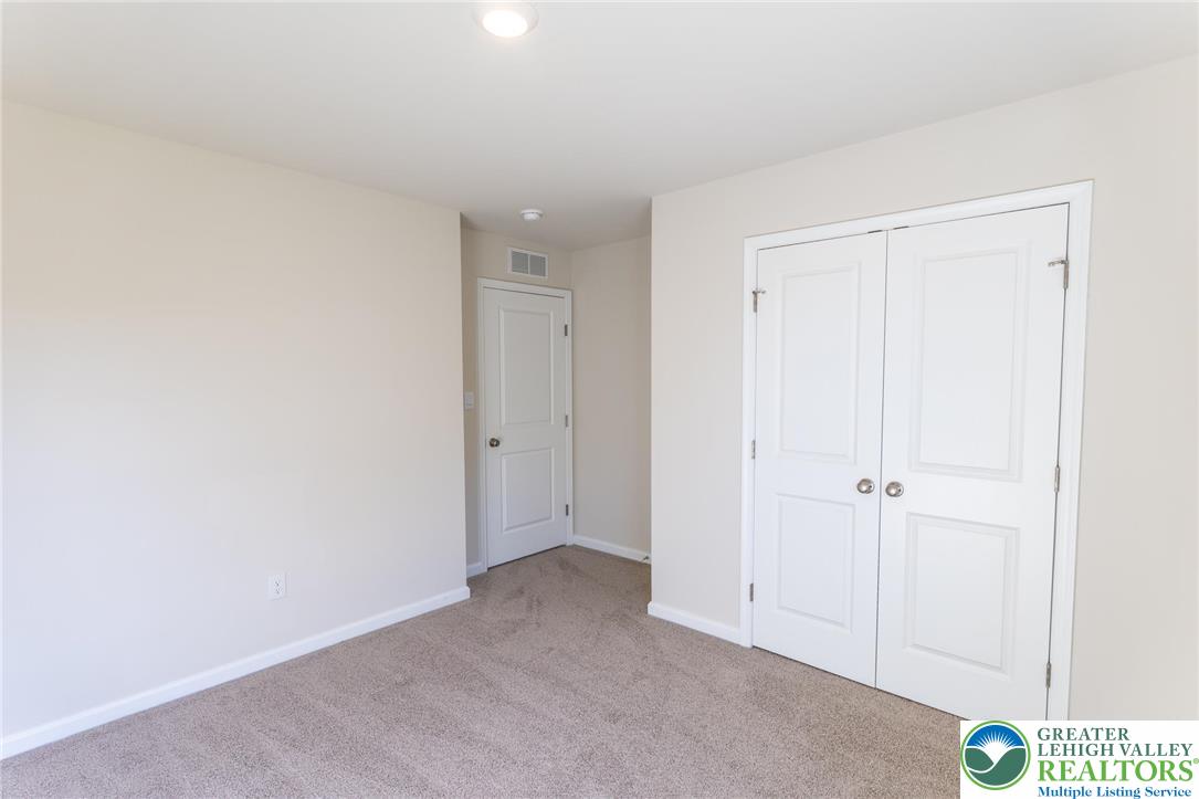 2153 Isabel Lane