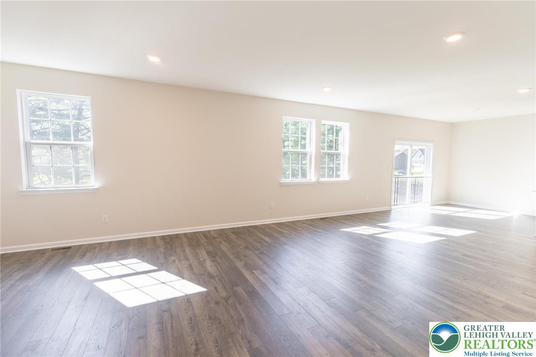 2153 Isabel Lane