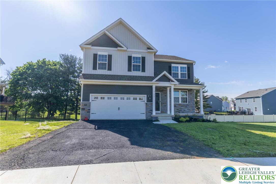2153 Isabel Lane