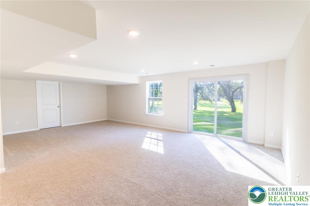 2153 Isabel Lane