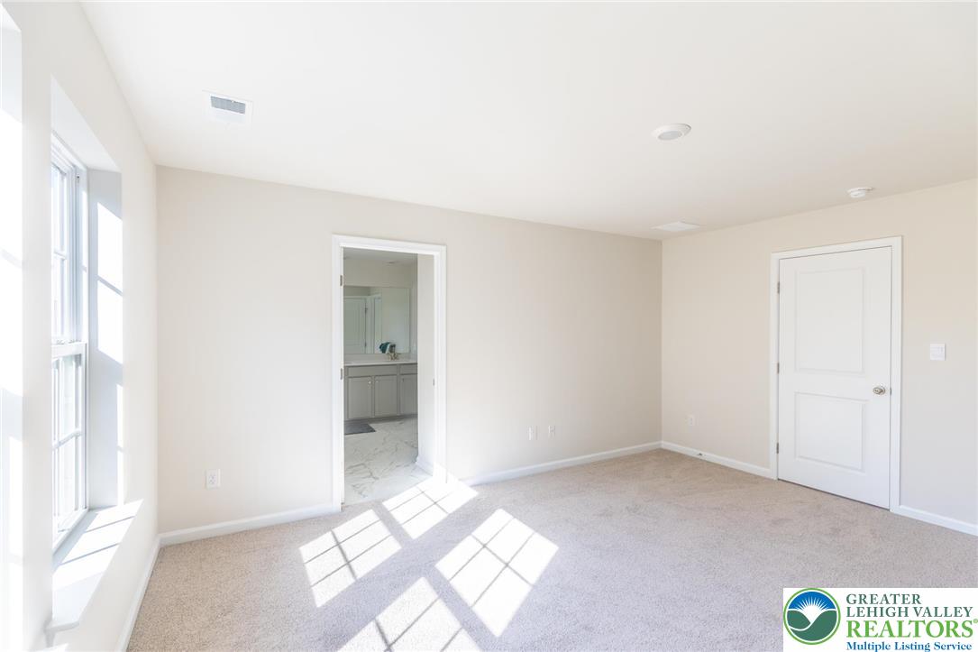 2153 Isabel Lane