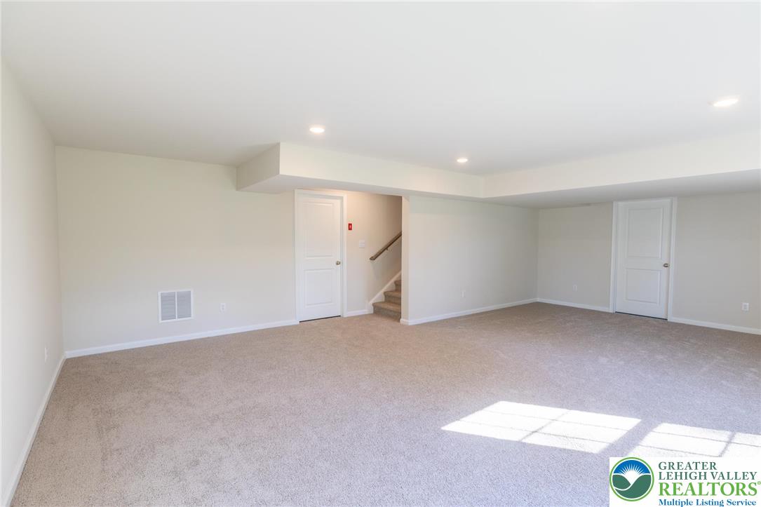 2153 Isabel Lane