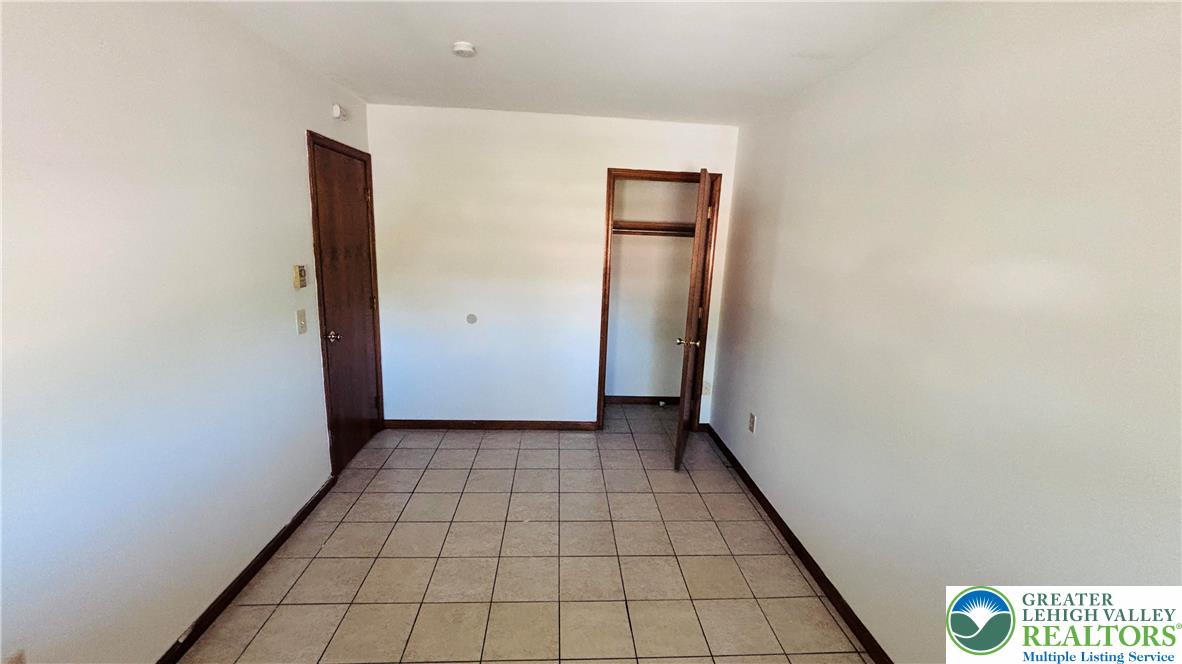 2027 Willow Park Road 2