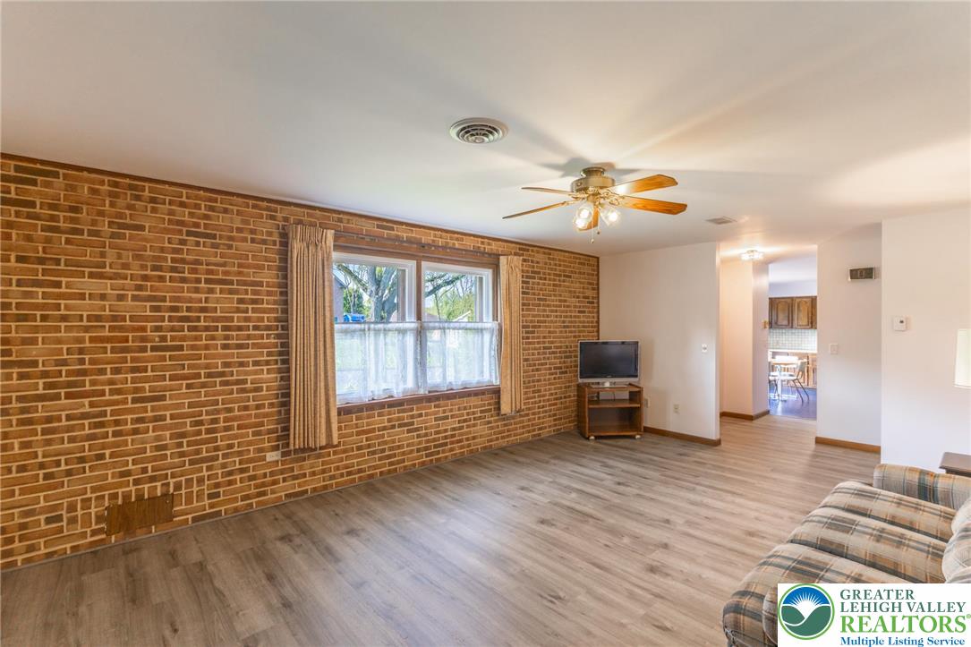 5719 Grouse Drive