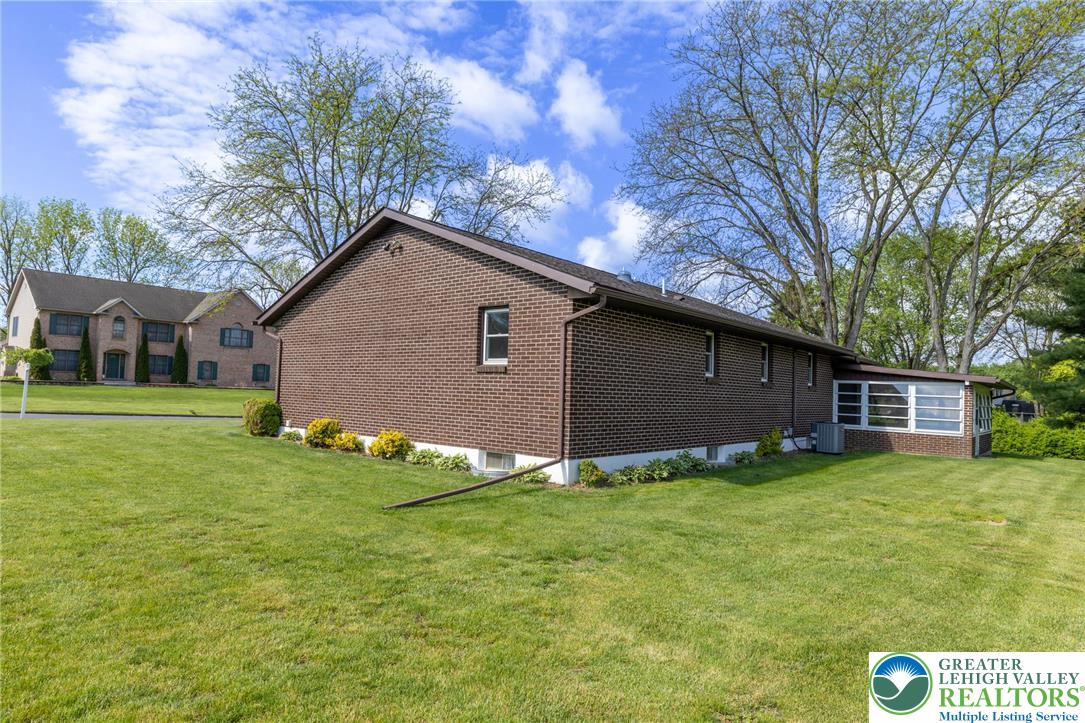 5719 Grouse Drive
