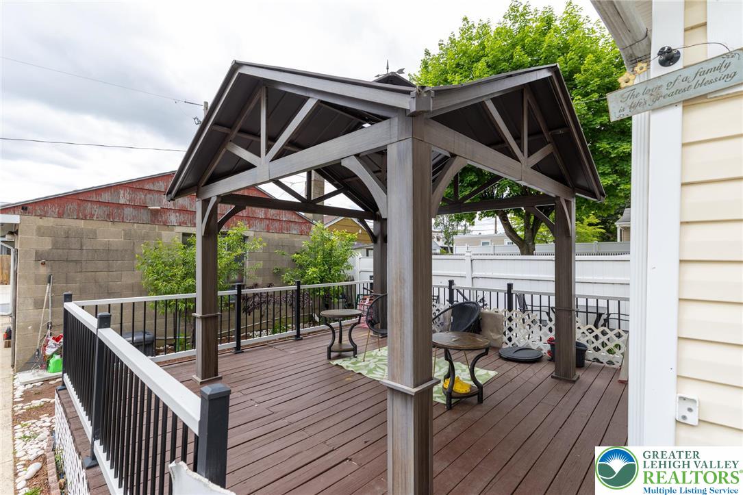 852 North Irving Street