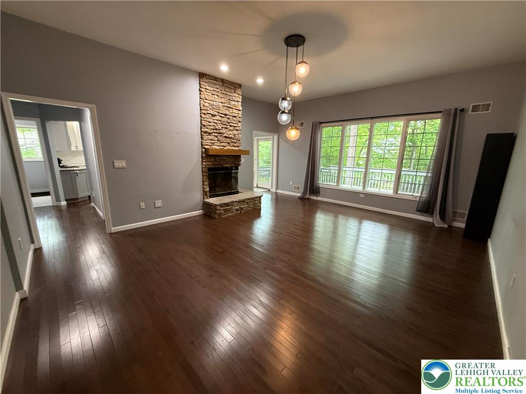207 Hawks Nest Road