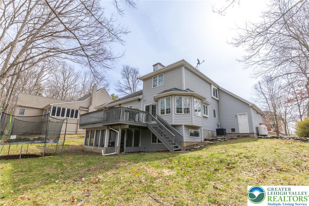 207 Hawks Nest Road