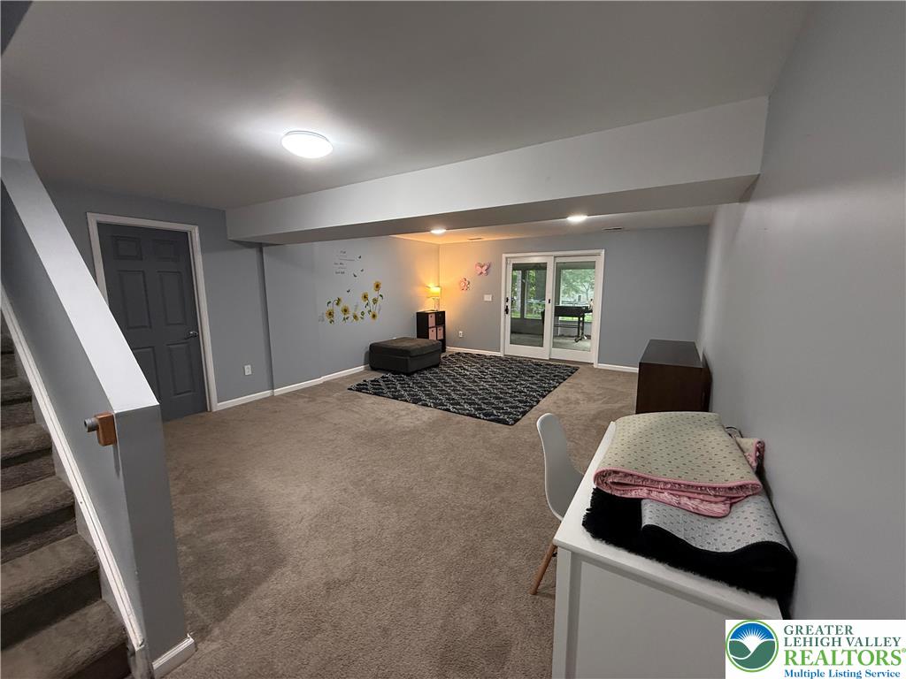 207 Hawks Nest Road