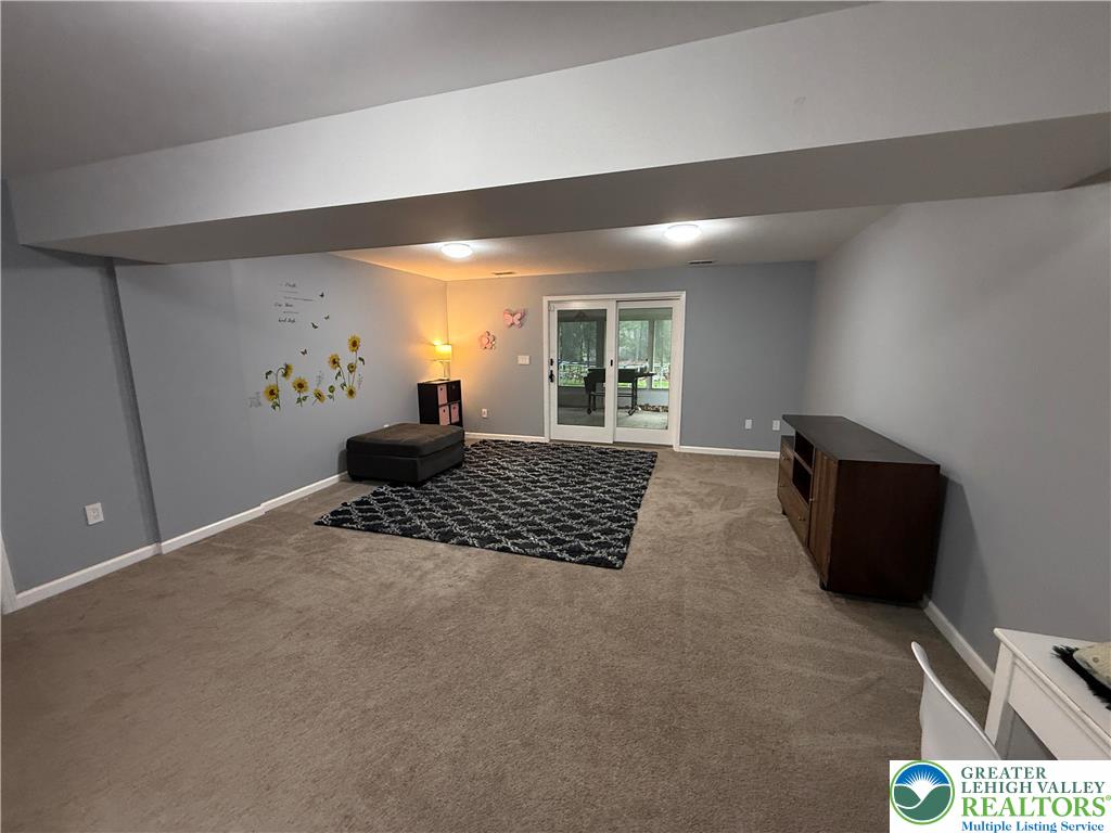 207 Hawks Nest Road
