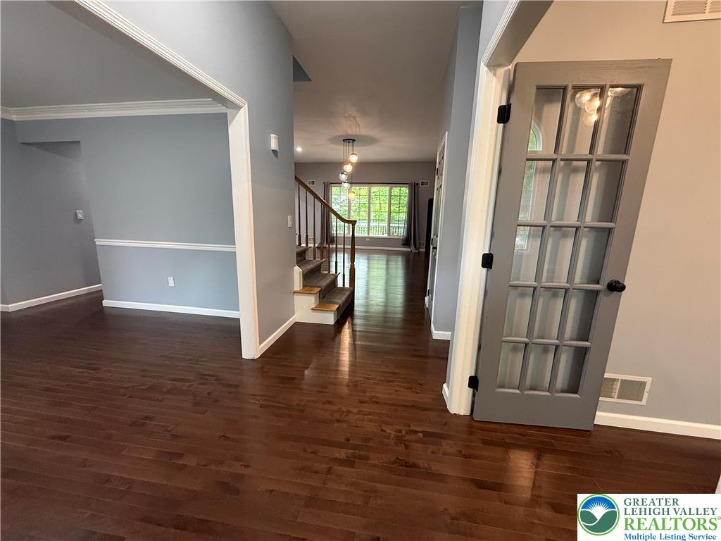 207 Hawks Nest Road