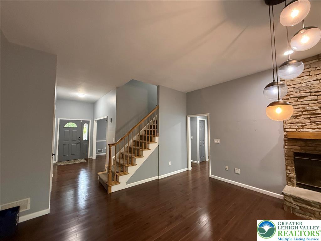 207 Hawks Nest Road