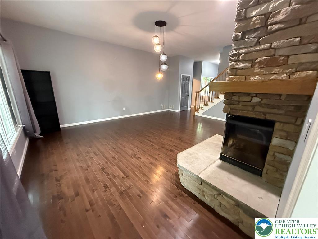 207 Hawks Nest Road