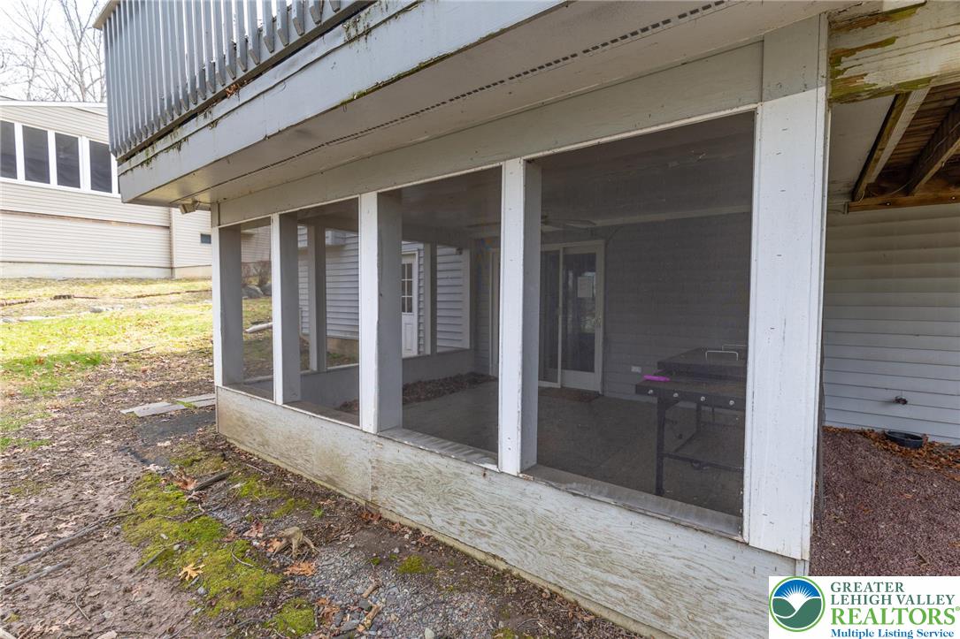 207 Hawks Nest Road