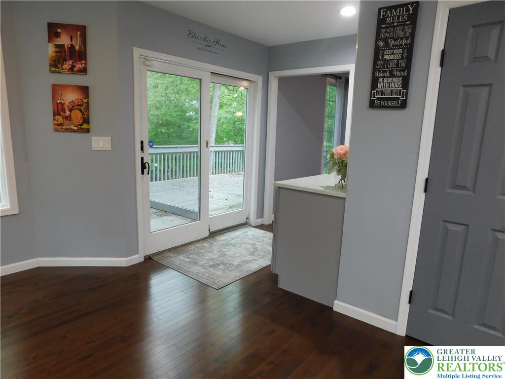 207 Hawks Nest Road