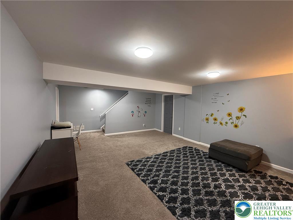 207 Hawks Nest Road