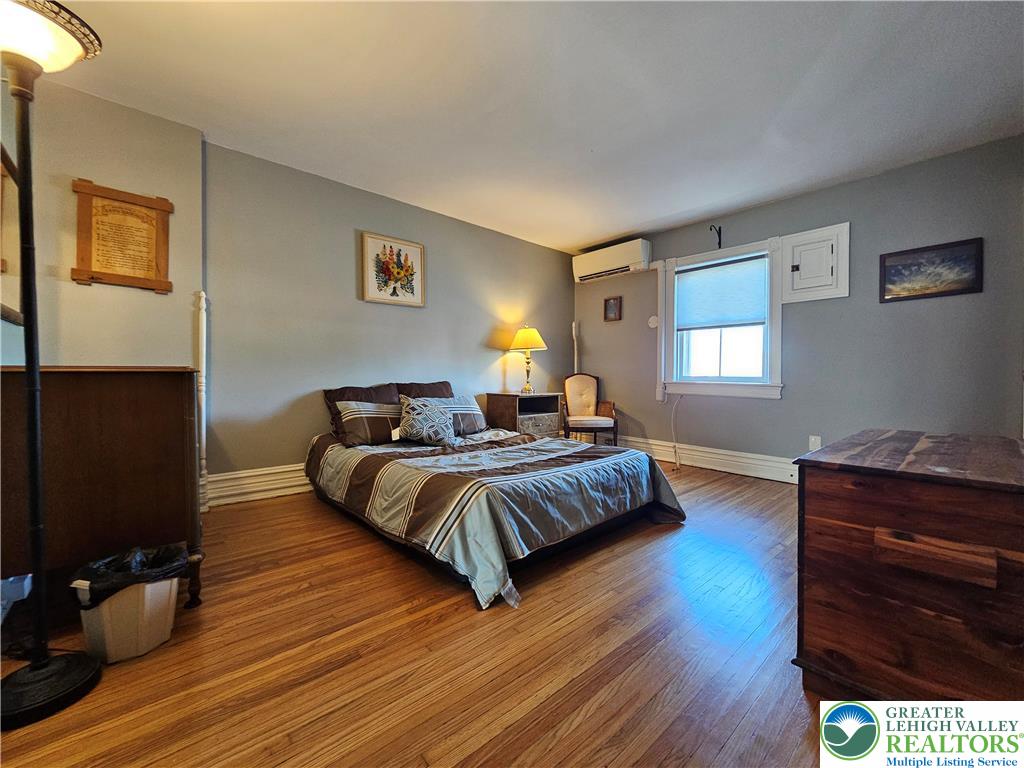 752 Walnut Avenue