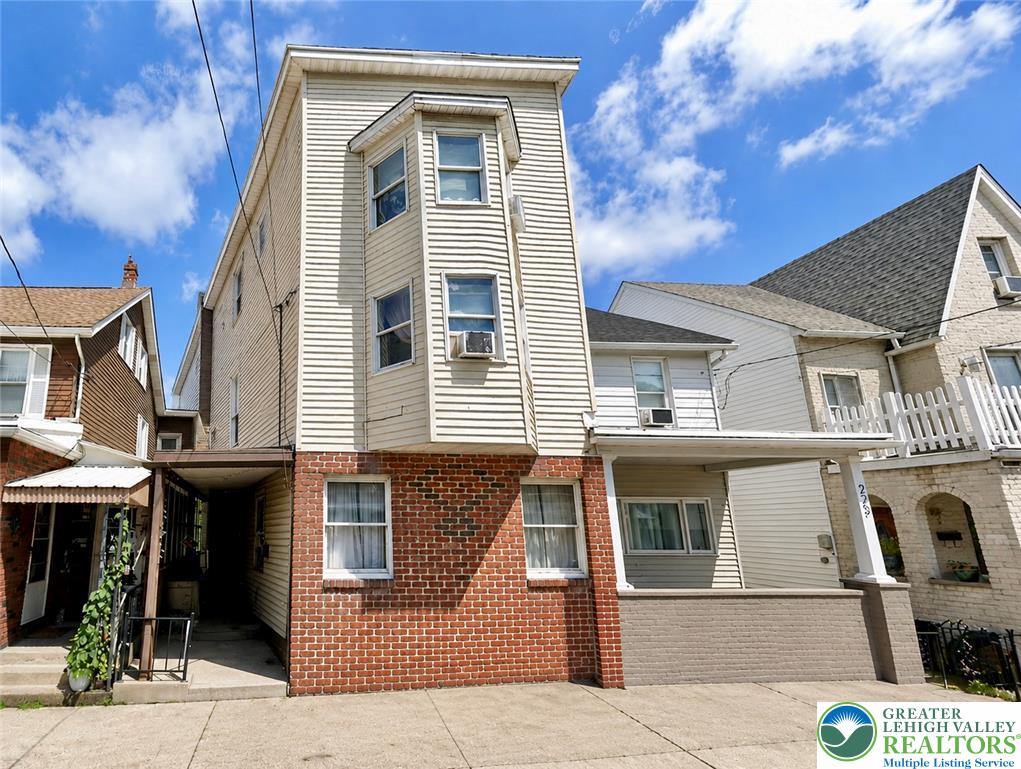 221 East Bertsch Street