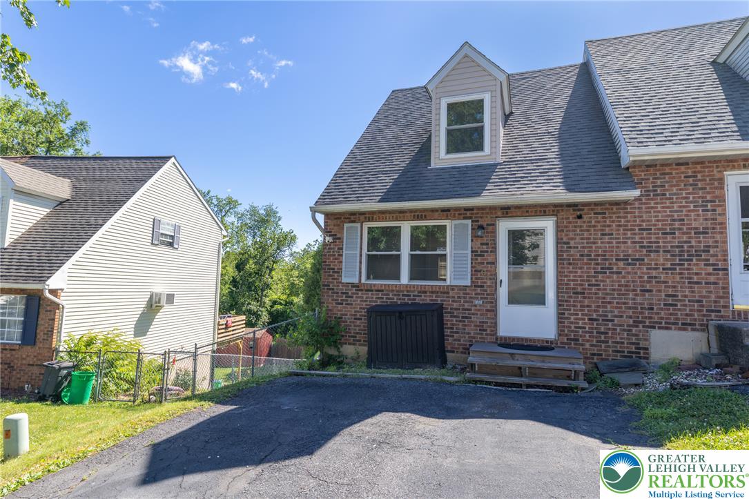661 South Front Street South