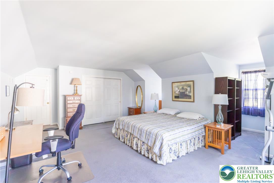 968 Rainbow Drive