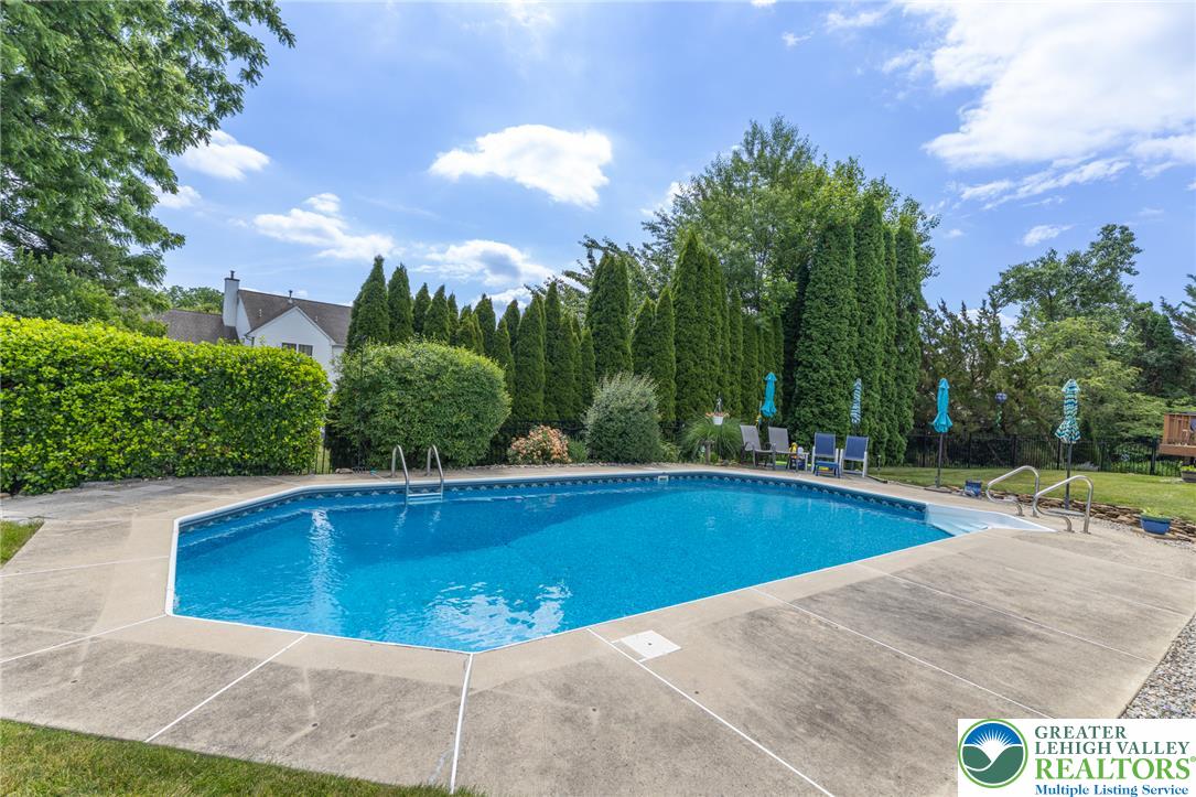 968 Rainbow Drive