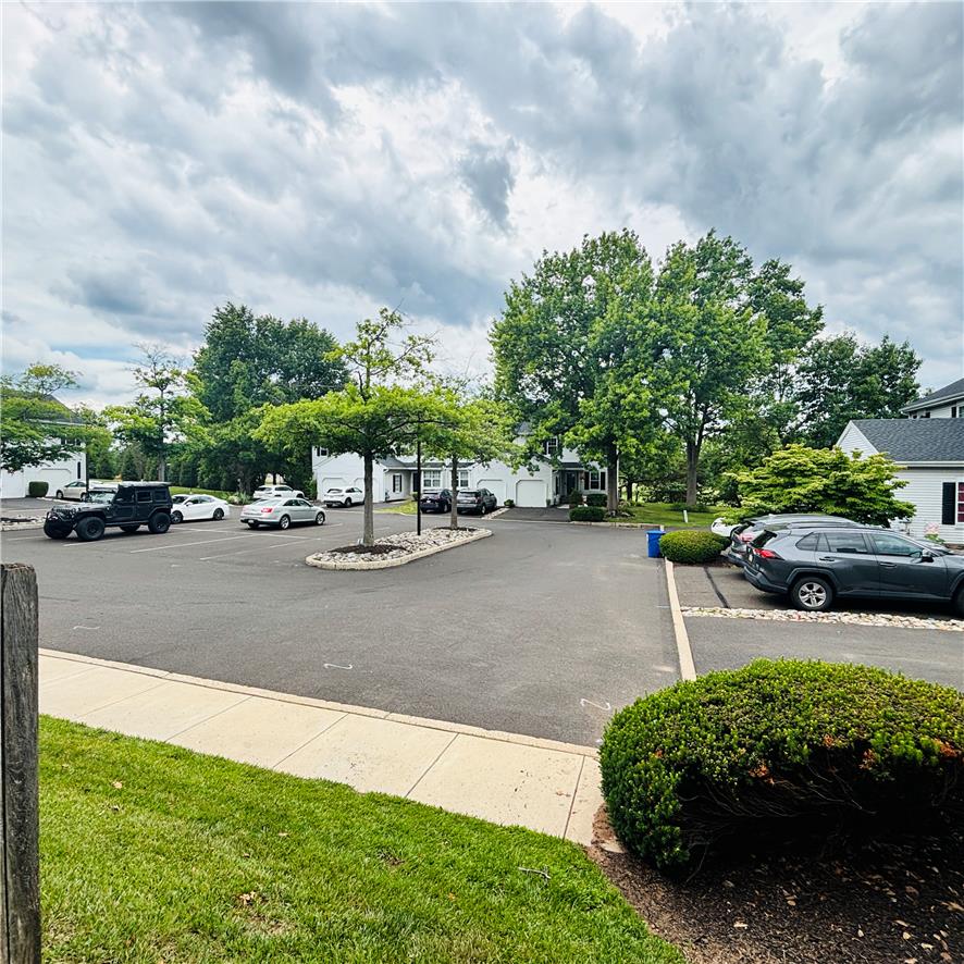 2427 Linksman Lane