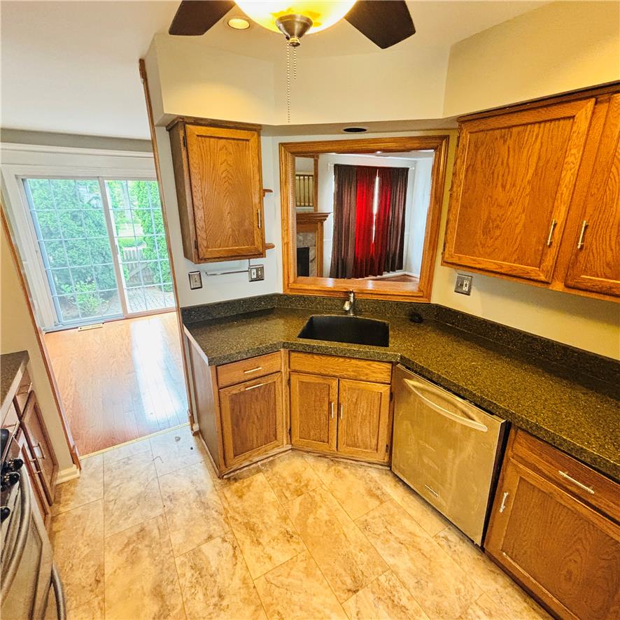 2427 Linksman Lane