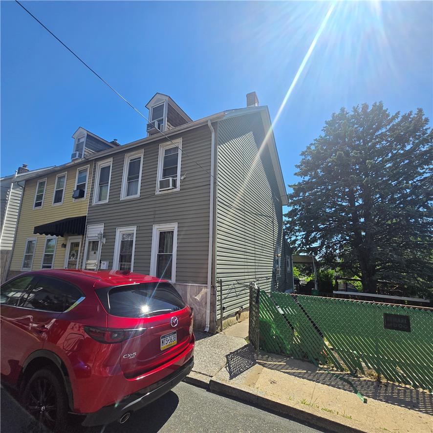 736 South Woodward Street 734