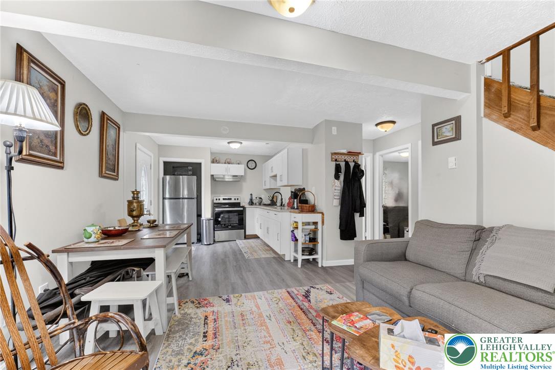 2027 Skyview Terrace