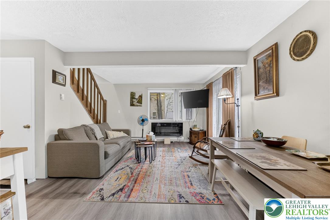 2027 Skyview Terrace