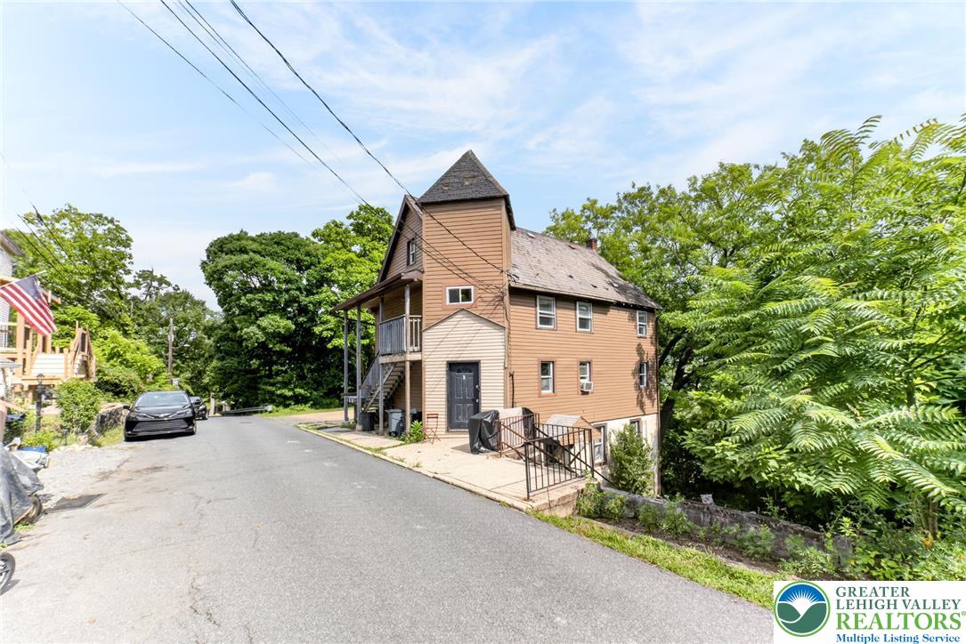 80 Hillside Avenue