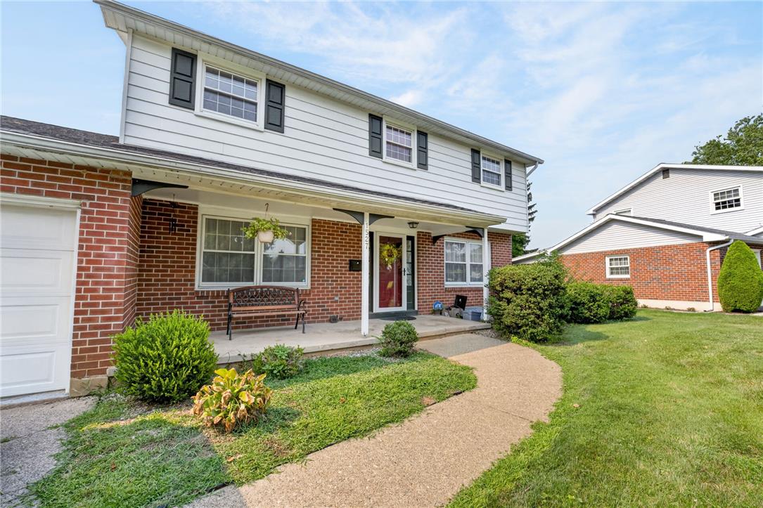 1527 Bayberry Lane