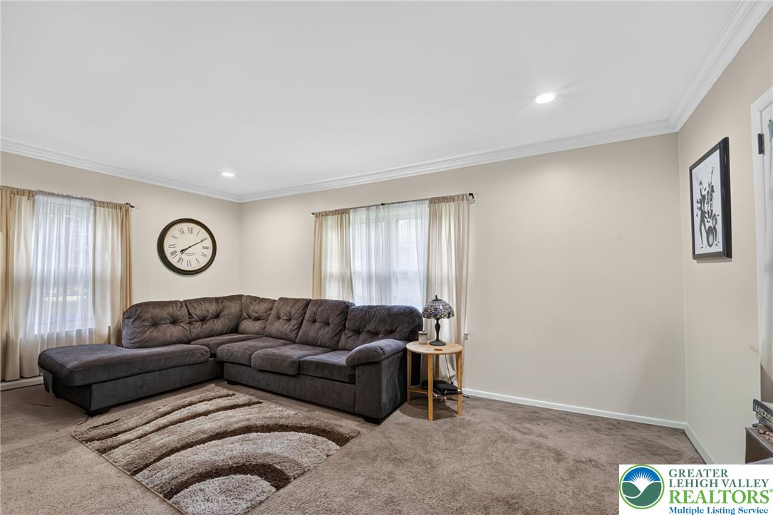 1527 Bayberry Lane