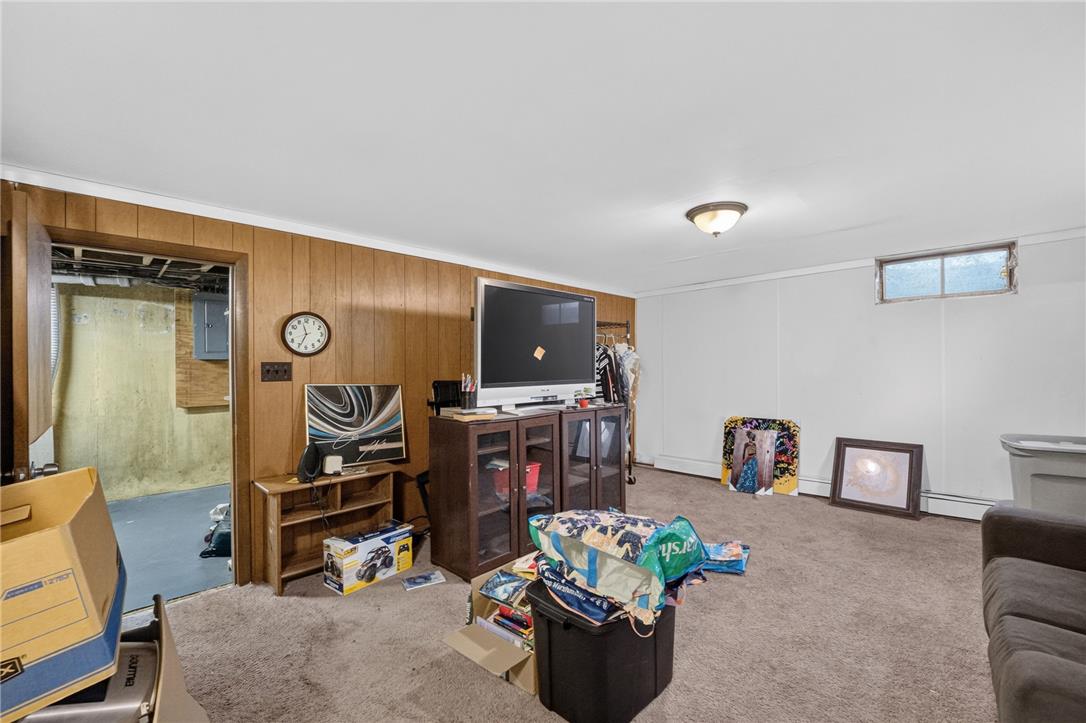 1527 Bayberry Lane