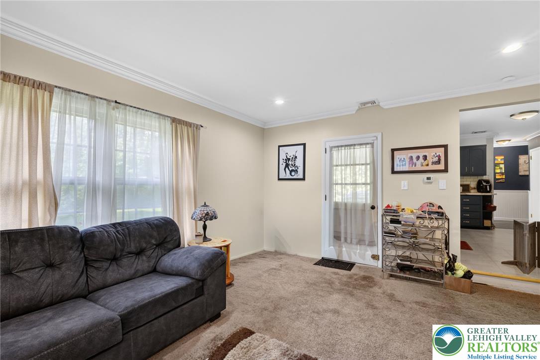 1527 Bayberry Lane