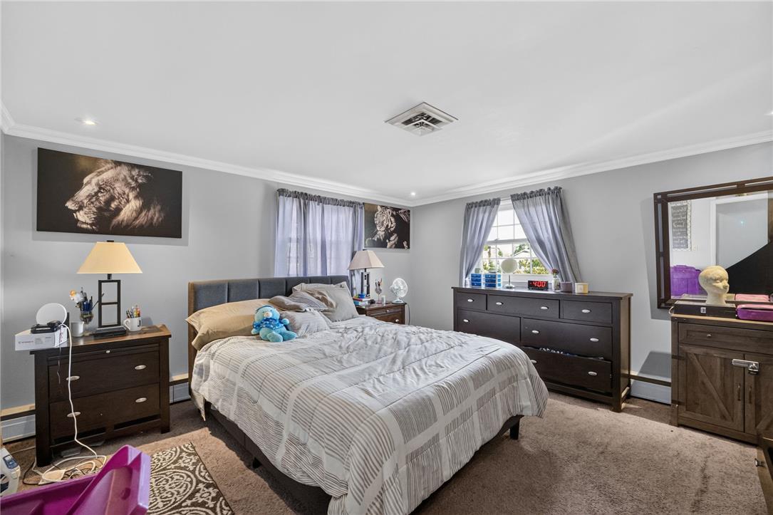 1527 Bayberry Lane