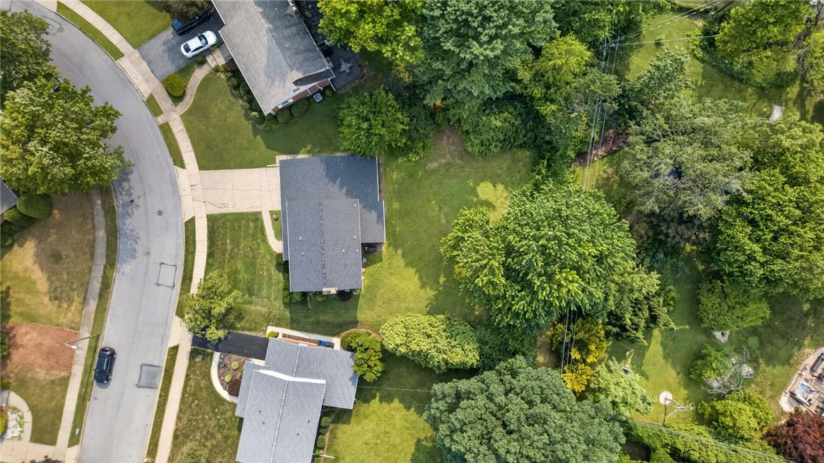 1527 Bayberry Lane