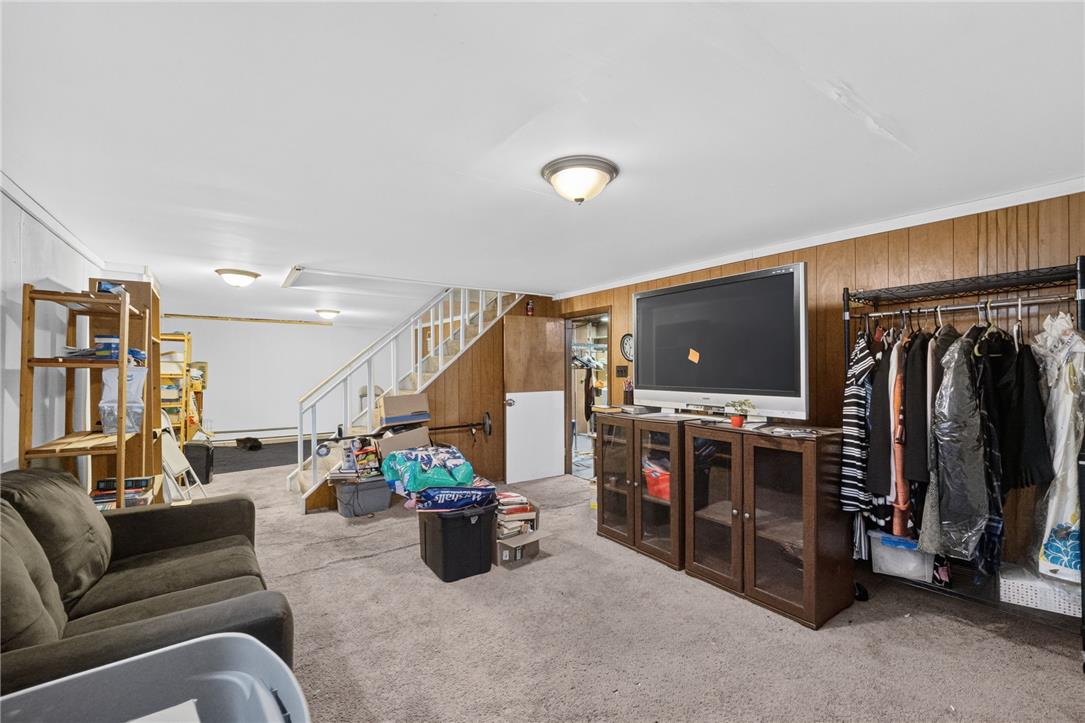 1527 Bayberry Lane