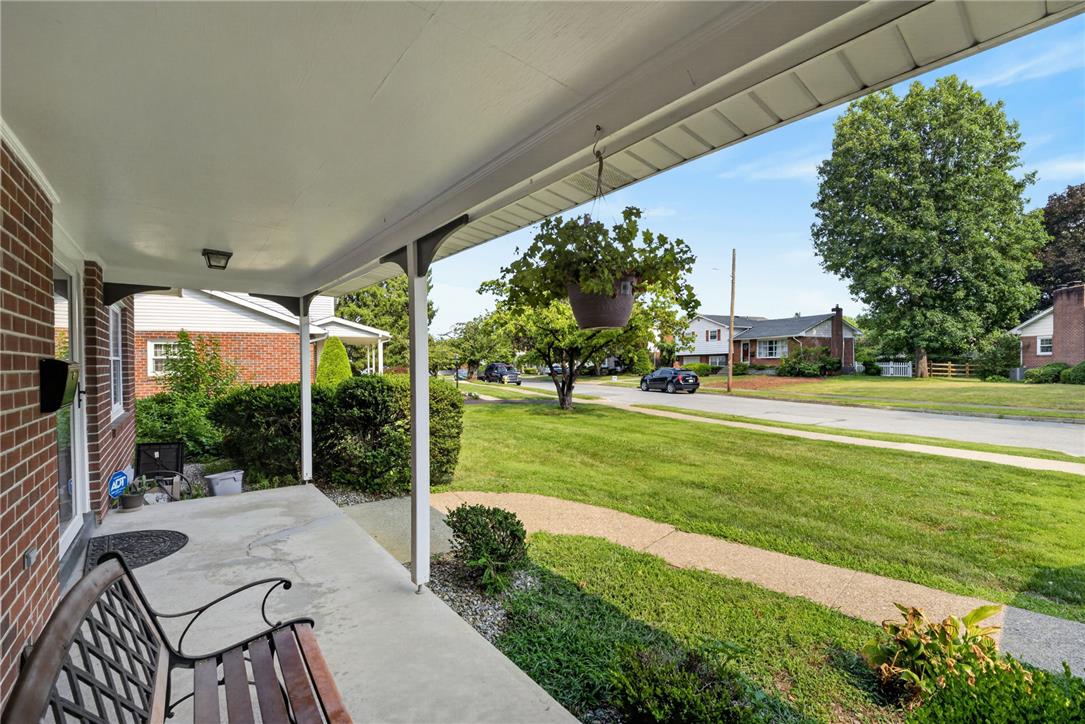 1527 Bayberry Lane