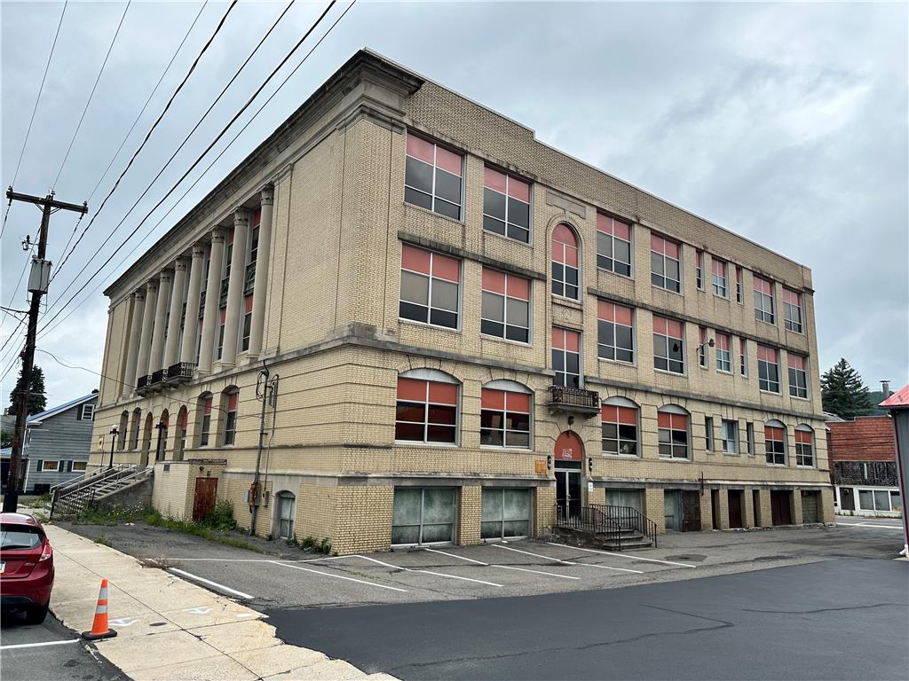 15 East Bertsch Street