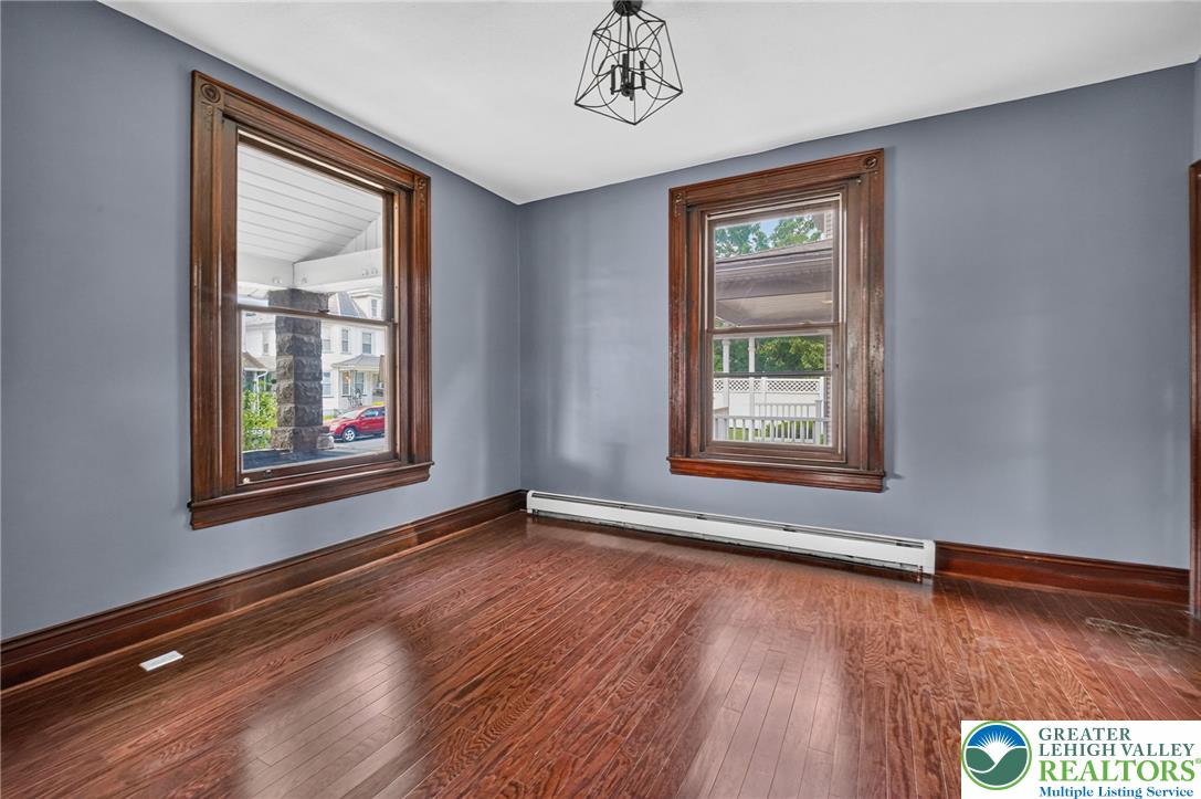 1435 Main Street