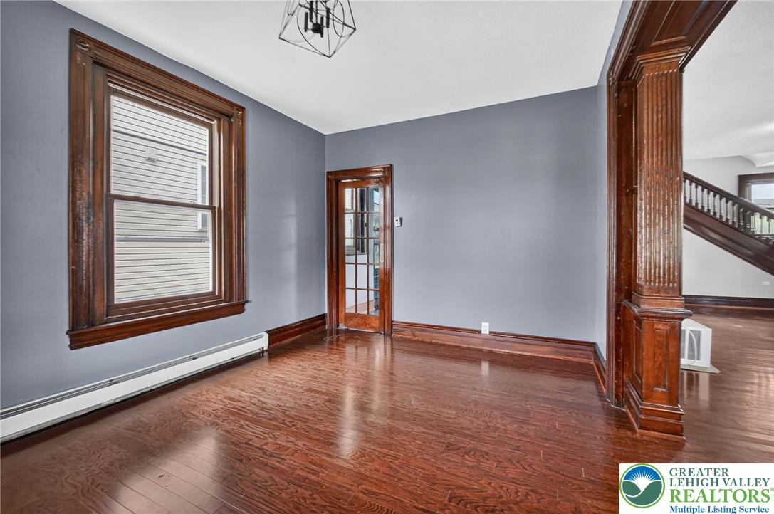 1435 Main Street