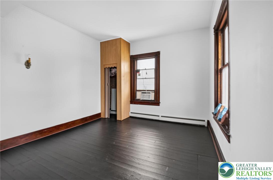 1435 Main Street